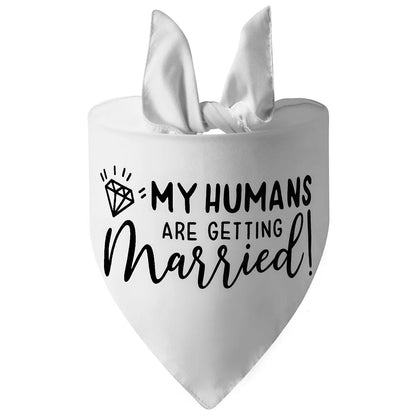 bandana pour chien are getting married blanc et noir. Image produit de boutiquechien