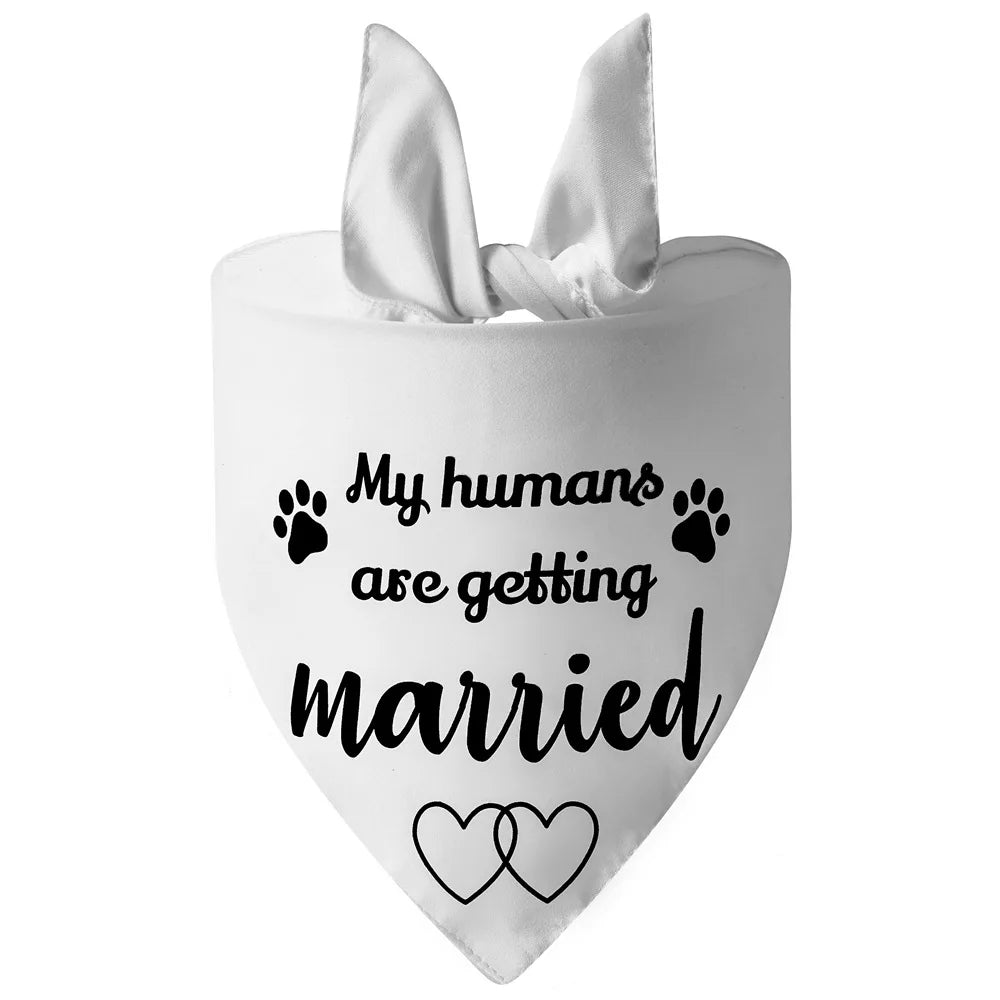 bandana pour chien de couleur blanc avec human married en noir. Image produit de boutiquechien 