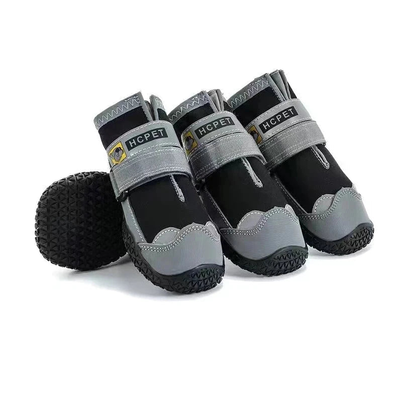 Bottes chaussures pour chien de couleur  grise et noir en lot de 4. Image produit Boutiquechien 