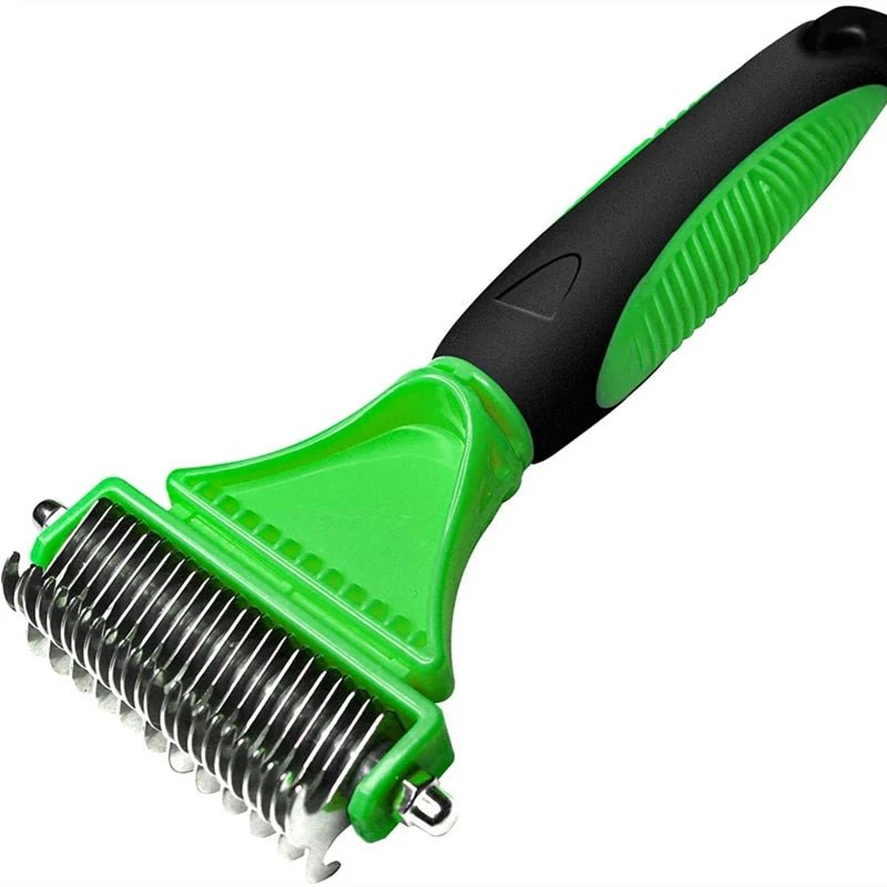 Brosse a chien vert