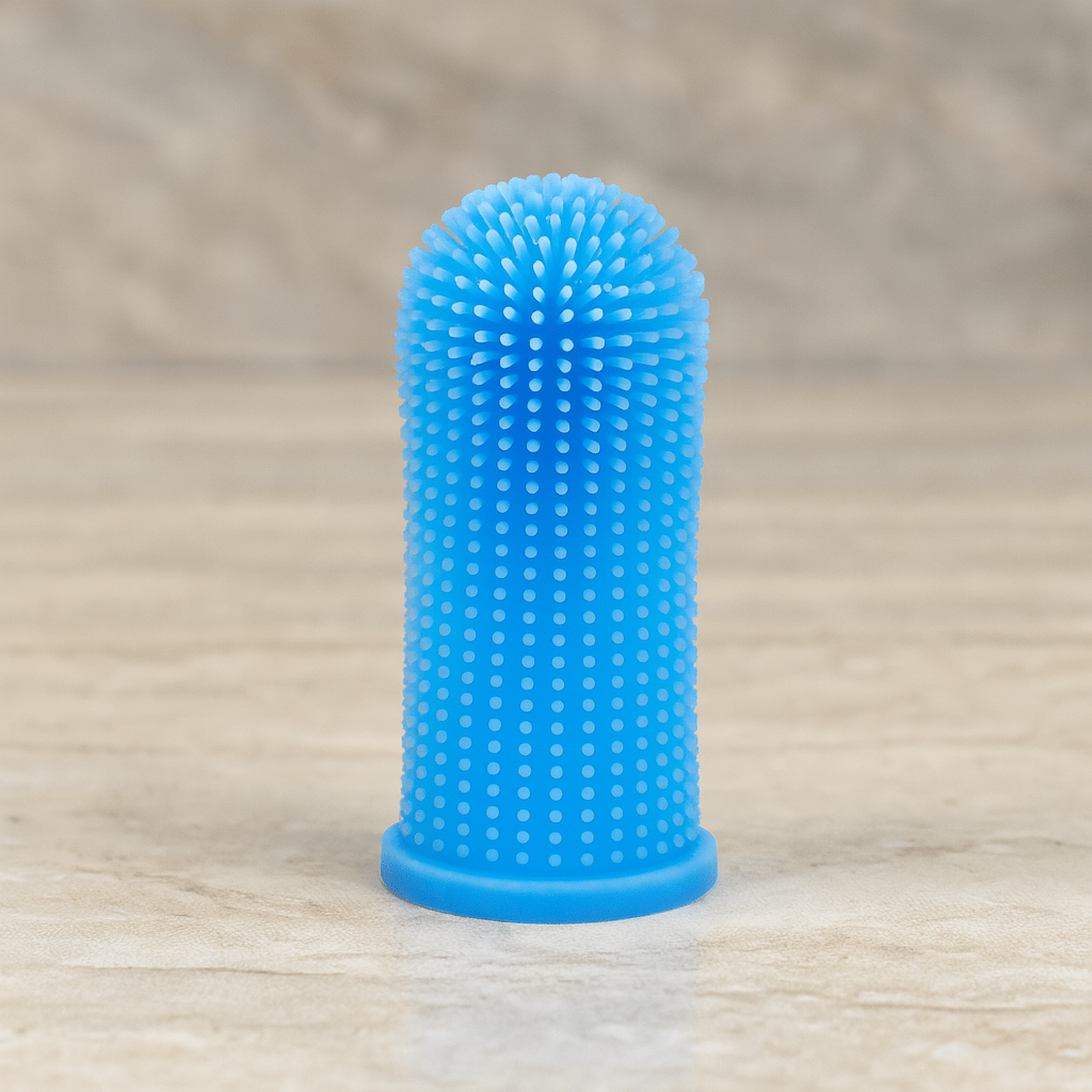Brosse a dent bleu avec picot sur une table de couleur claire. Image produit Boutiquechien
