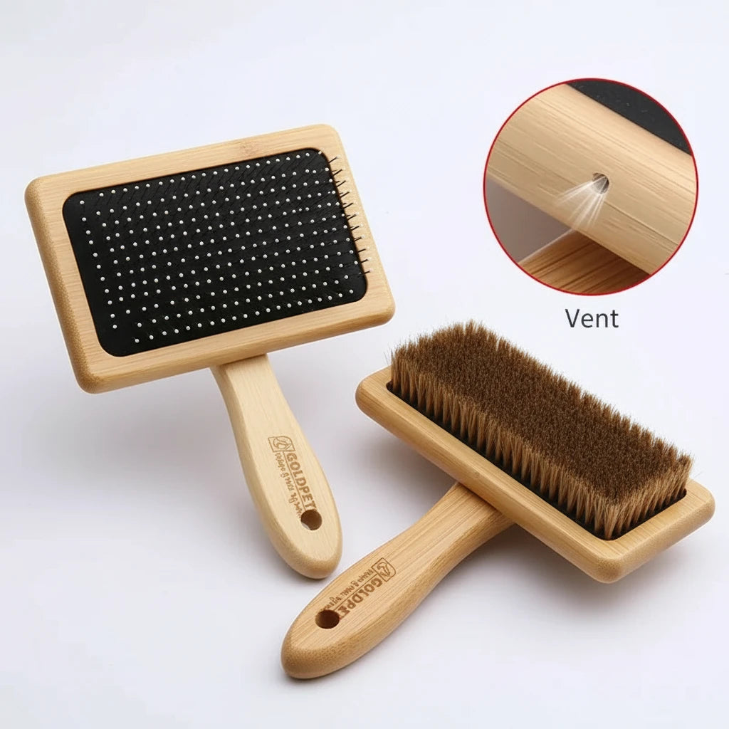 Brosse pour chien pneumatique en bambou avec des picots. Illustration du trou de ventilation de la brosse chien pneumatique