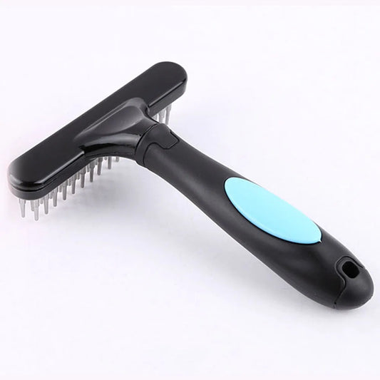 Brosse démêlante de couleur noir et bleu pour démêler les poils de son chien. Image produit Boutiquechien