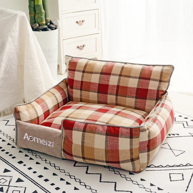 Canapé/ Panier de couleur rouge avec fond blanc. Image produit Buoutiquechien