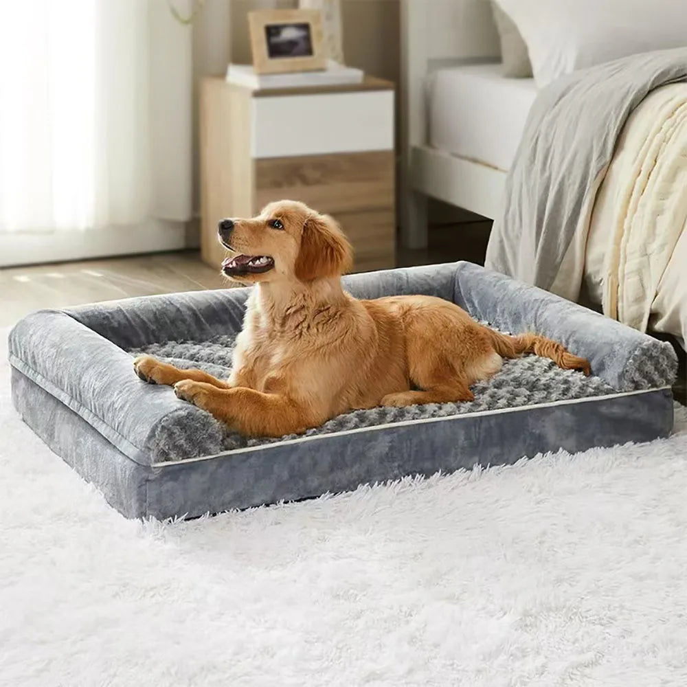 Image de petit chiot couché dans son panier chien xl avec oreiller intégré. Image produit Boutiquechien Image