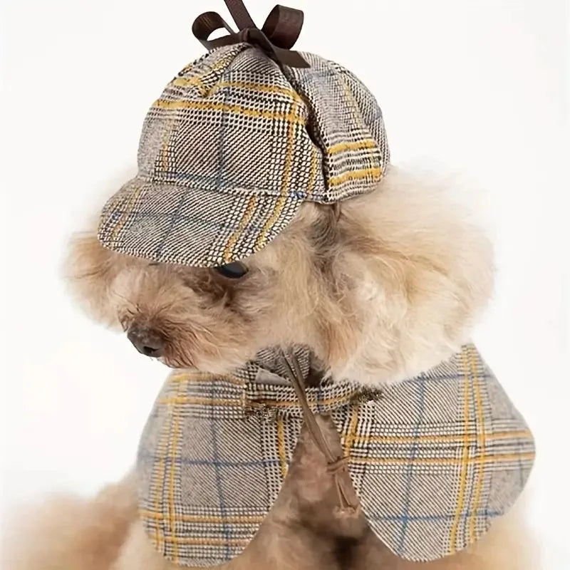 costume de détective pour chien de couleur gris sur un petit chien de couleur claire. Image produit Boutiquechien