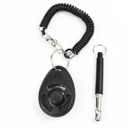 Clicker pour chien de couleur noir avec un sifflet noir et argent. Image produit Boutiquechien