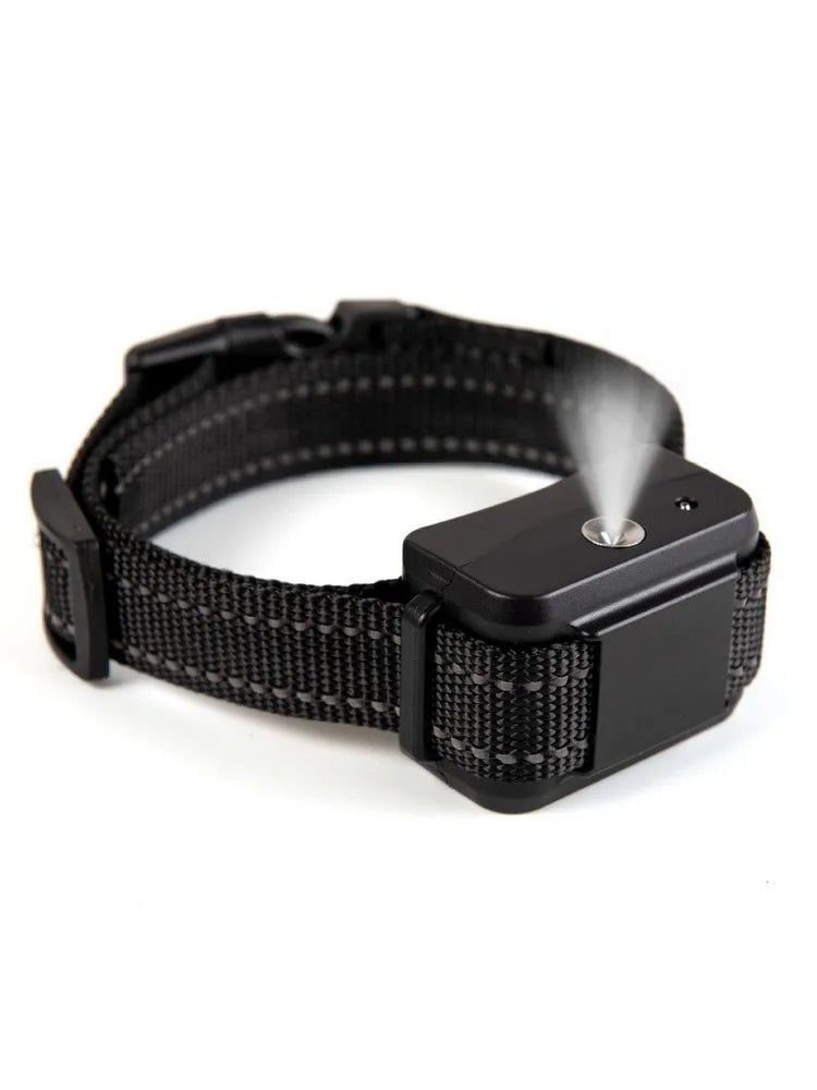 Collier anti aboiement a la citronnelle pour petit chien noir