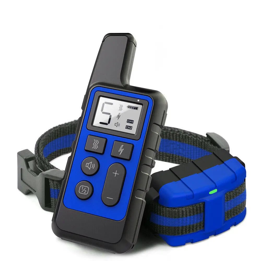 Collier d'entraînement 500m de couleur bleu et noir. Le collier possède une télécommande de couleur bleu. Produit parfait pour le dressage de Boutiquechien
