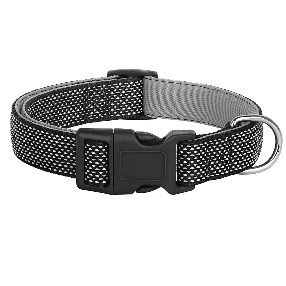 Collier chien noir réfléchissant pour chiot et petit chien. Collier parfait pour voir votre chien dans le noir. Image produit Boutiquechien 