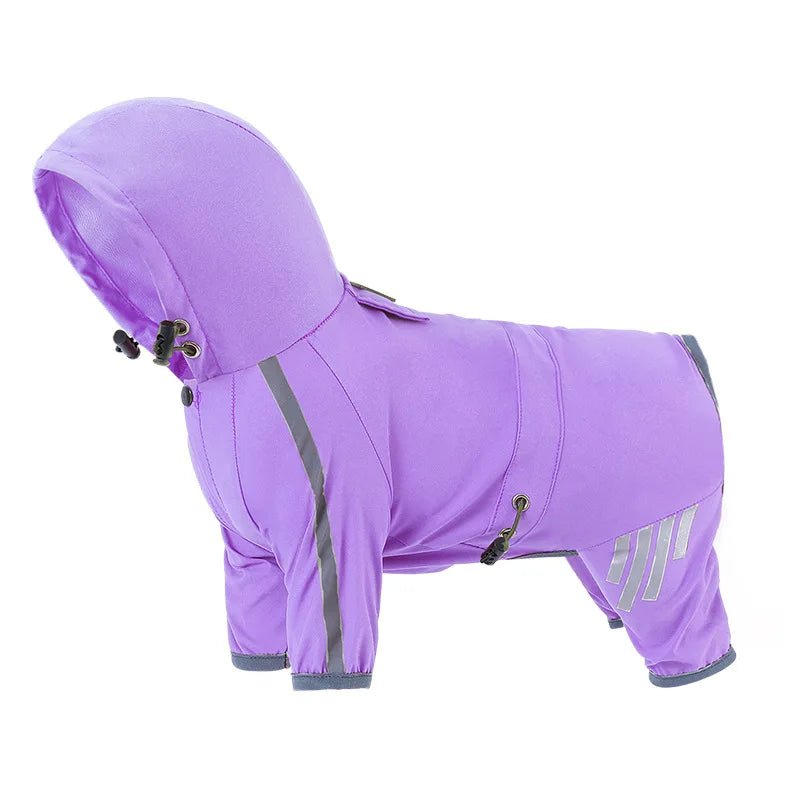 Imper pour chien de couleur violet avec pression d'attache et élastique de réglage.  L'imper est pour les petits chiens .Image produit Boutiquechien