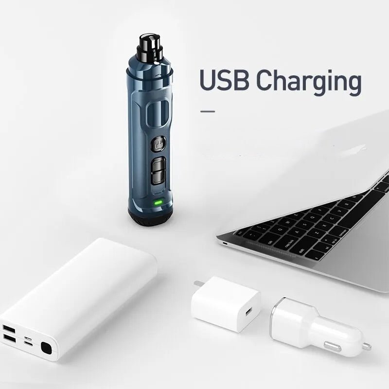 Ponceuse griffe de couleur verte et noir avec devant lui des moyens de charge comme un Mac ou des prises secteurs. Image produit Boutiquechien