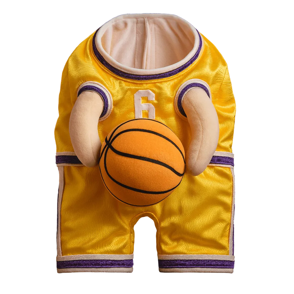 costume pour chien en forme de basketteur de couleur jaune avec le numéro 6. Le déguisement est un basketteur tenant un ballon de basket de couleur orange de boutiquechien