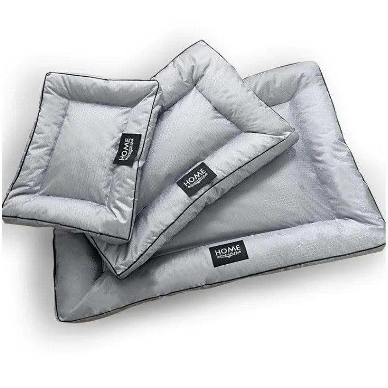 sur l'image il y a les trois dimensions du panier pour chien gris rembourré. Image produit boutiquechien