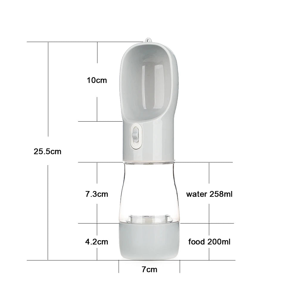 Gourde portable de couleur gris avec toutes les dimensions de la gourde. La gourde fait 25.5cm de long parfait pour un transport facilité. Image produit boutiquechien