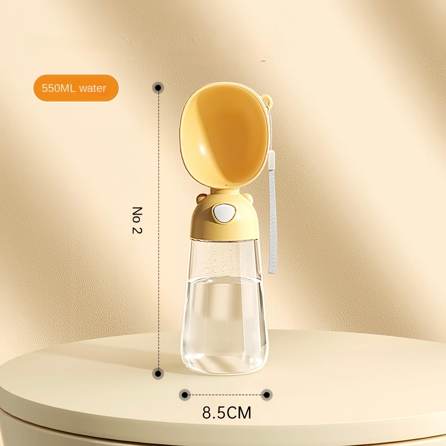 gourde d'eau pour chien de couleur jaune avec une capacité de 550 ml d'eau. le produit possède des dimensions du produit. Image produit Boutiquechien