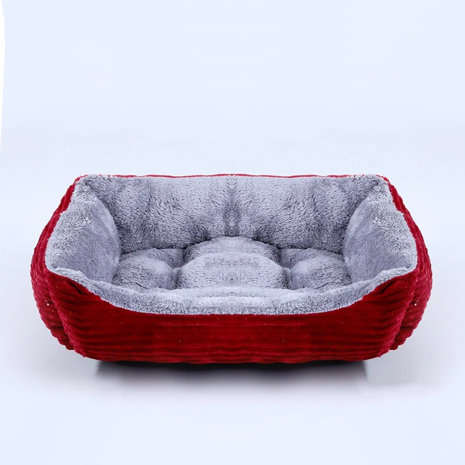 Grand panier pour chien XXL gris et rouge rembourré pour un moelleux de qualité supérieur. Panier style velour classe pour grand chien. image produit boutiquechien