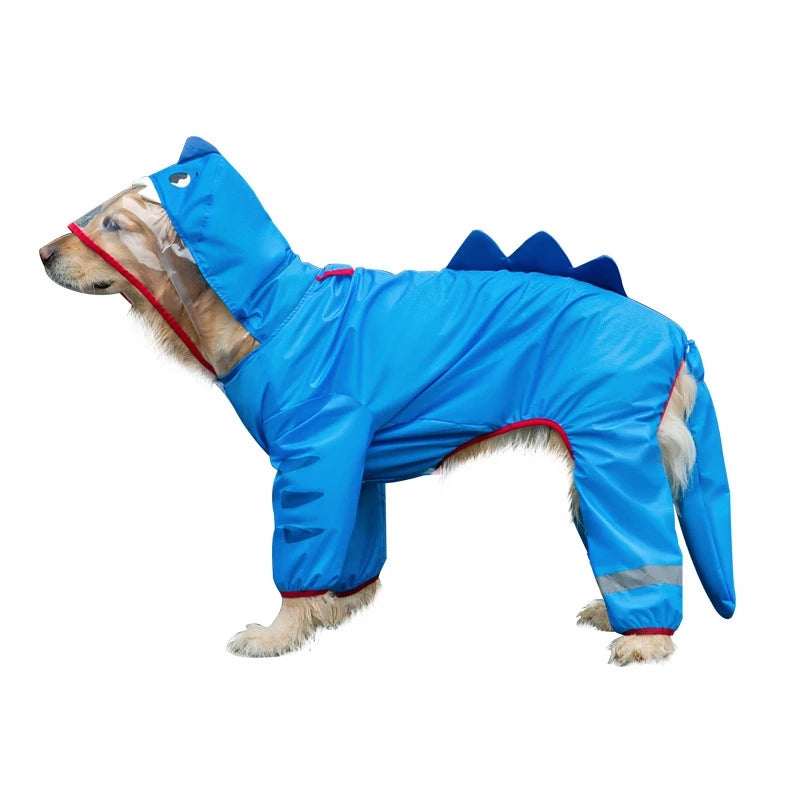 Gros chien de couleur portant un imper de couleur bleu en forme de requin. Image produit Boutiquechien