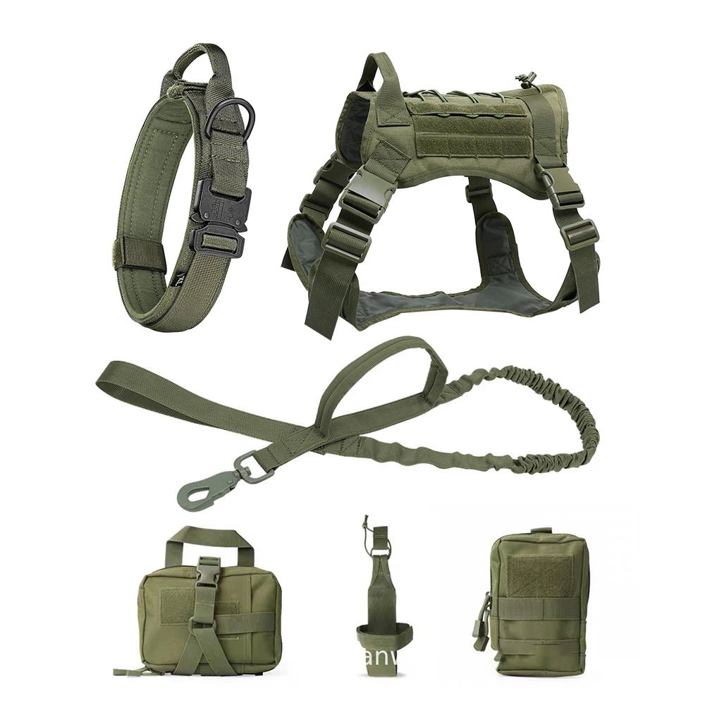 Harnais pour chien de couleur kaki tactique résistant et durable avec des accessoires. Image produit Boutiquechien