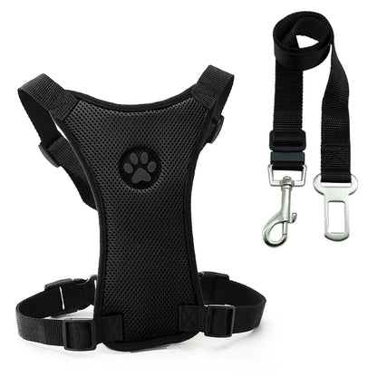 harnais et ceinture de sécurité pour voiture chien. Le harnais et la laisse sont de couleur noir. Image produit Boutiquechien