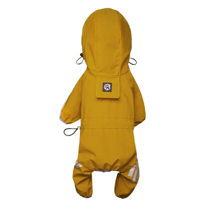 Imper pour chien de couleur moutarde avec pression d'attache et élastique de réglage.  L'imper est pour les petits chiens .Image produit Boutiquechien