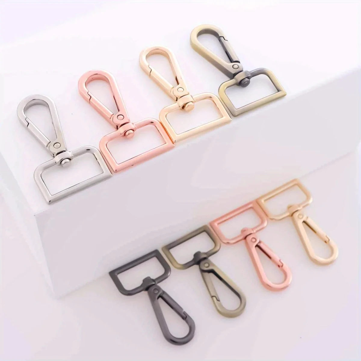 Mousqueton pour laisse chien couleurs 