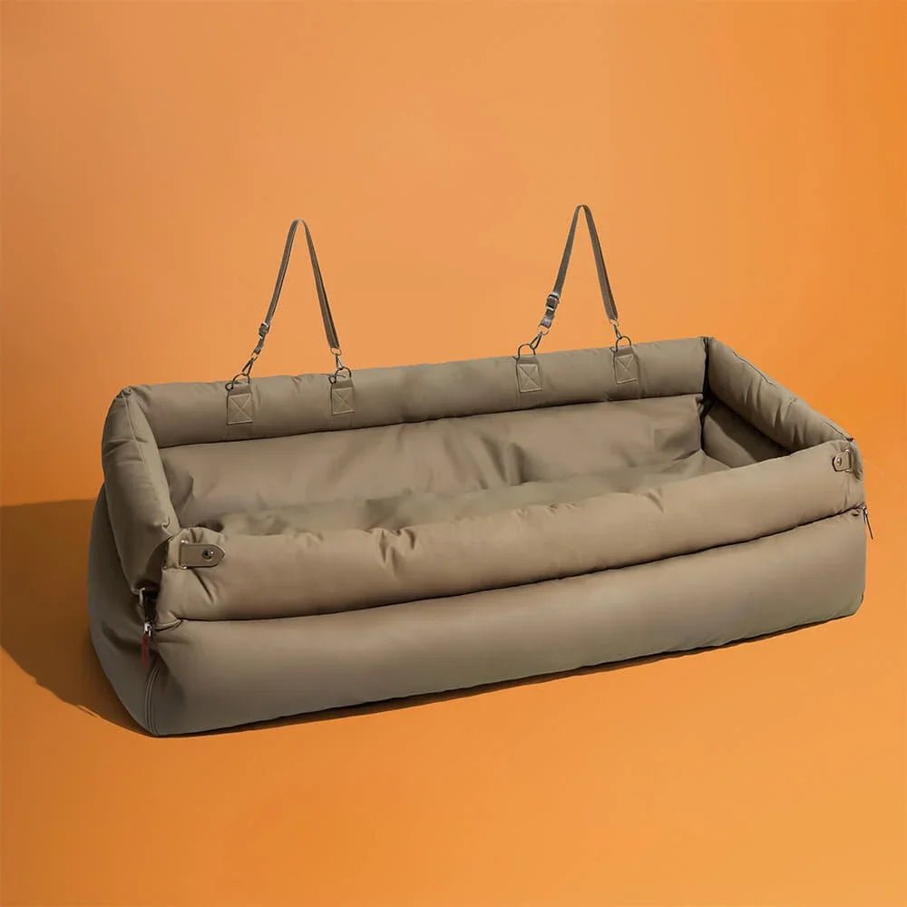 Panier chien moelleux pour les voitures rembourré de couleur beige. Image produit Boutiquechien 