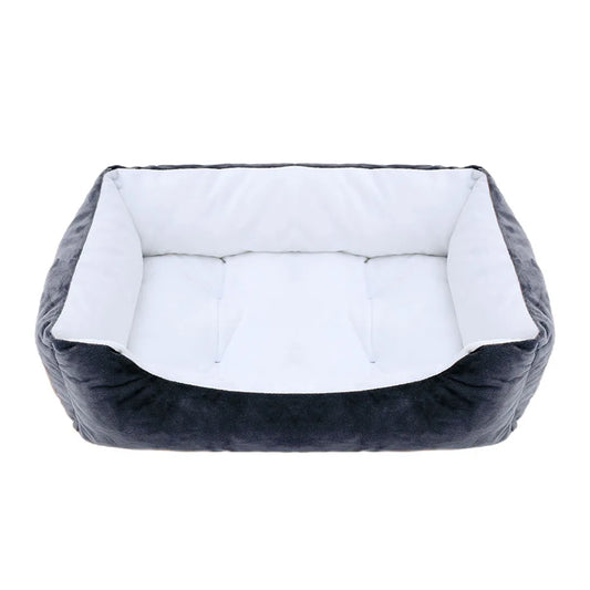 Grand panier pour chien XXL noir et bleu rembourré pour un moelleux de qualité supérieur. Panier style velour classe pour grand chien. image produit boutiquechien