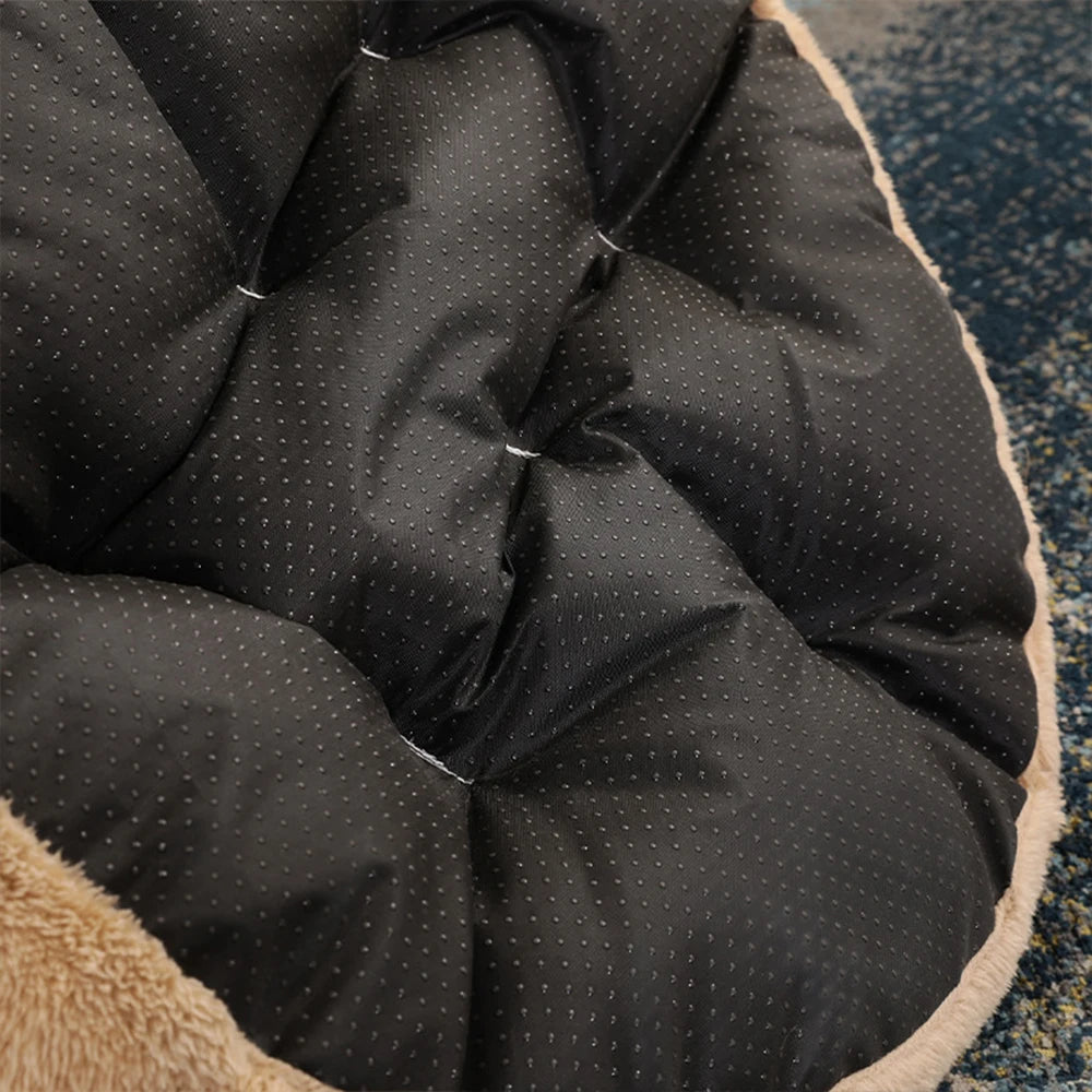 panier pour chien de couleur brun avec dessous anti dérapant de couleur noir 