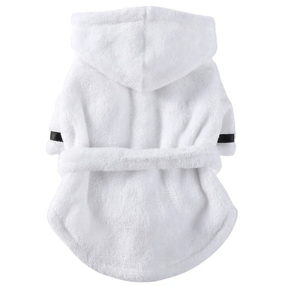 Peignoir pour chien de couleur blanc et noir dans un fond blanc. Image produit Boutiquechien