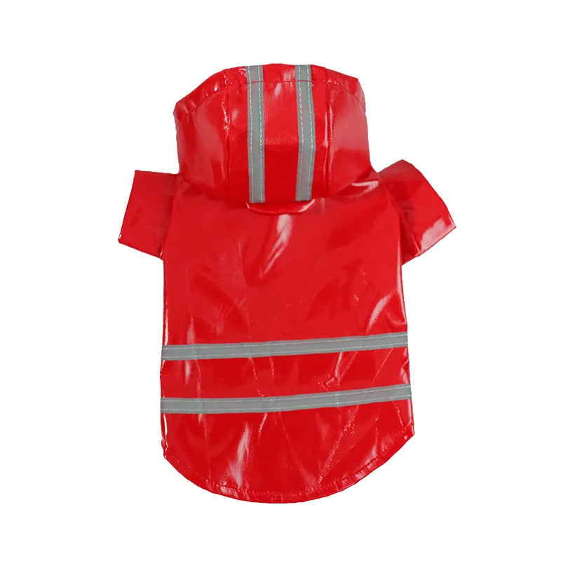 Petit imper pour chien de couleur rouge avec des bandes réfléchissante de couleur grise. Image produit Boutiquechien
