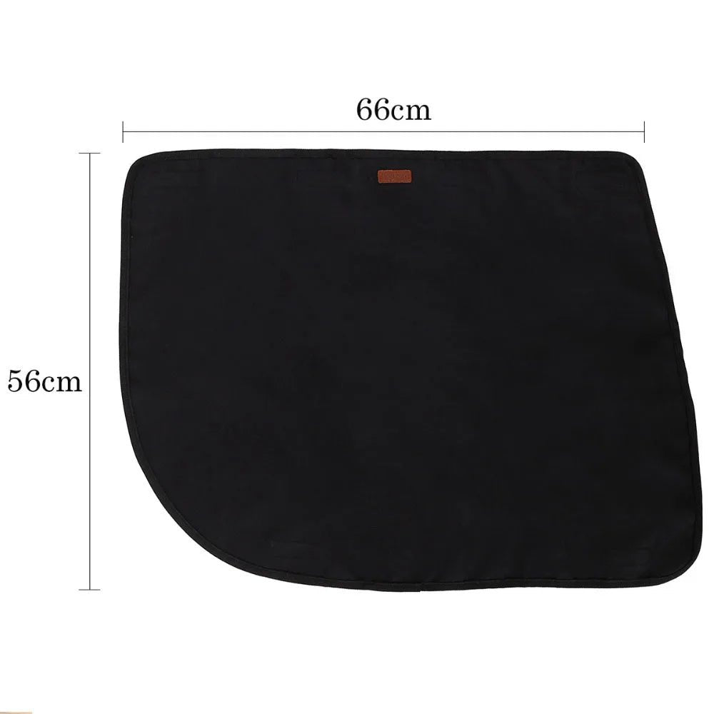 dimensions total de la protection de porte de couleur noir avec 66cm de long sur 56cm de large. Image produit Boutiquechien