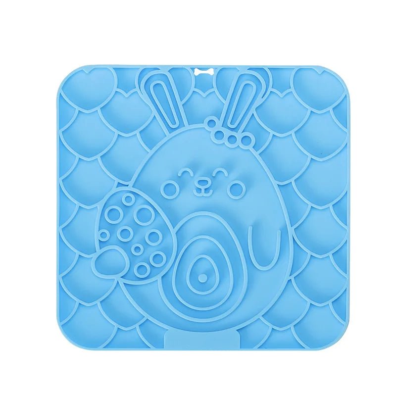 tapis pour chien anti glouton de couleur bleu avec un lapin de pâque. Image produit Boutiquechien 